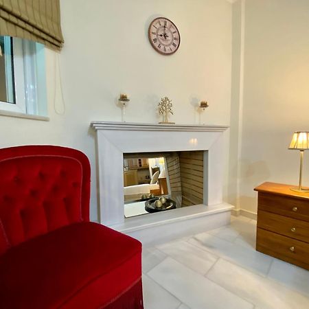Nikos Apartment Спата Екстер'єр фото