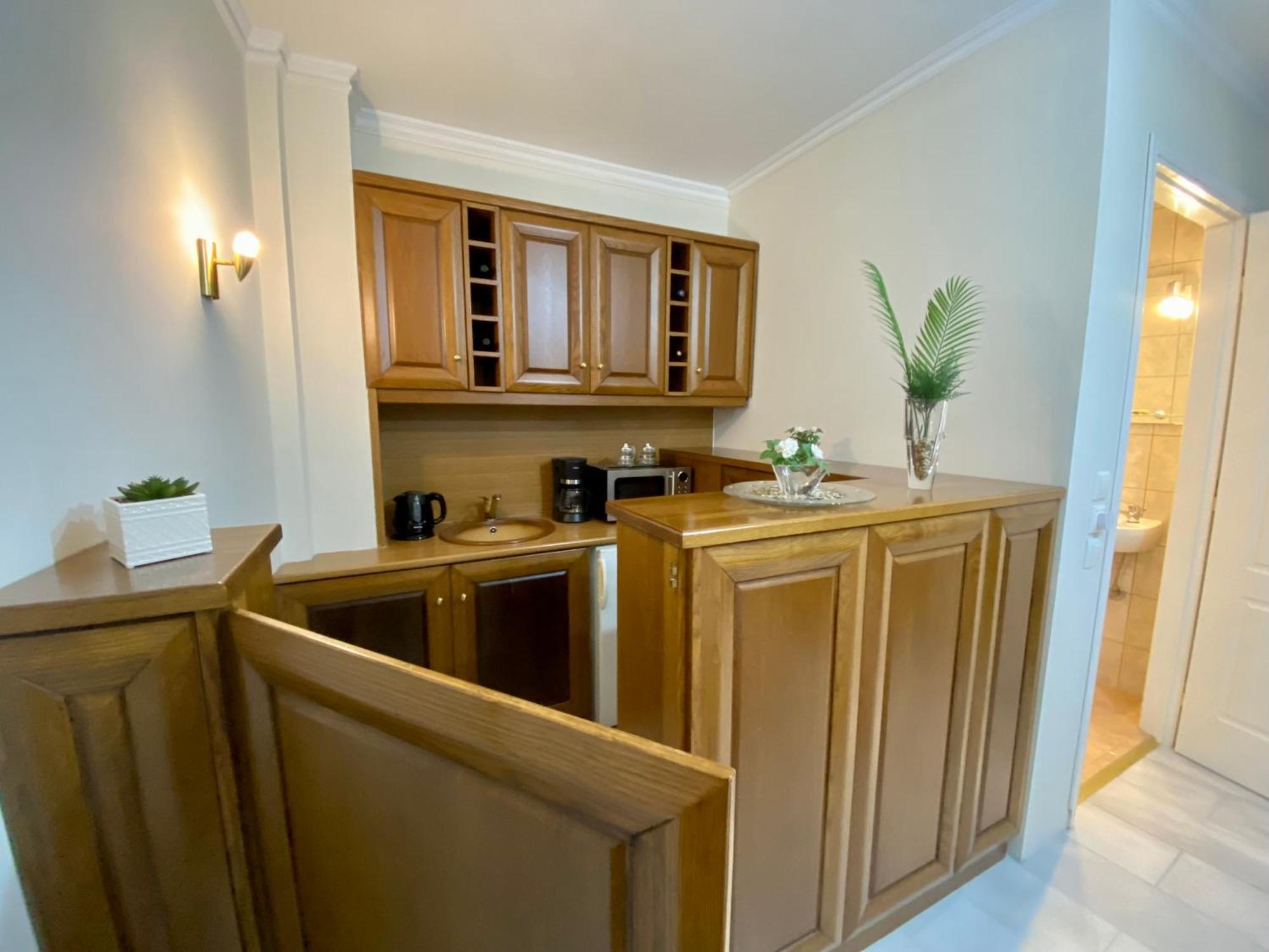 Nikos Apartment Спата Екстер'єр фото